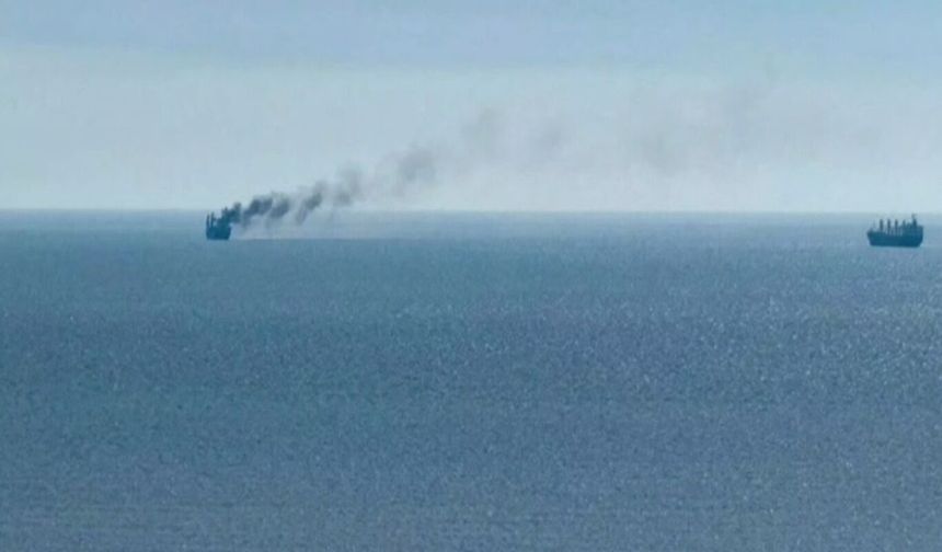 Rus ordusu Odessa'da kuru yük gemisini vurdu