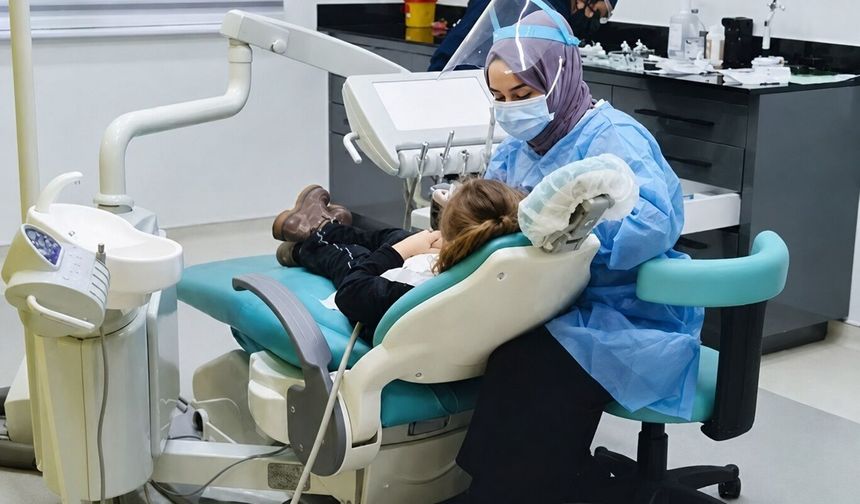 Sağlıklı dişlerin temeli çocuklukta atılıyor