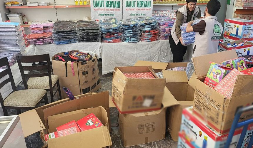 Umut Kervanı Van'da yüzlerce öğrenciye kırtasiye yardımı yapacak