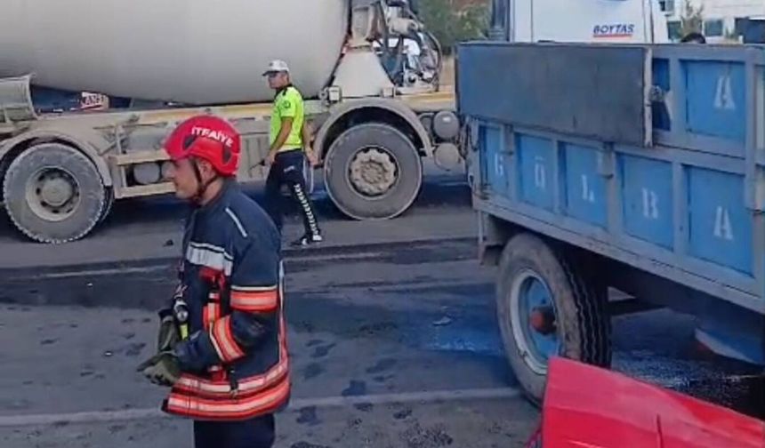 Malatya'da beton mikseri ile traktör çarpıştı: 2 yaralı