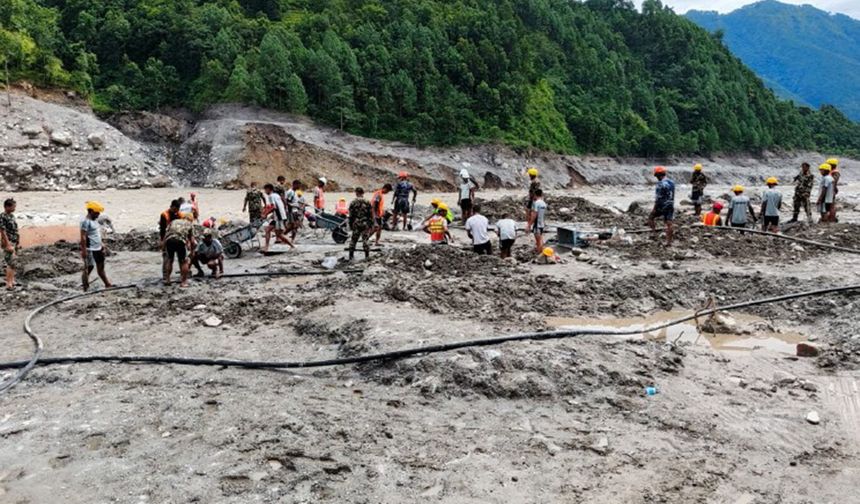 Nepal'deki sel felaketinde ölü sayısı 1451'e yükseldi