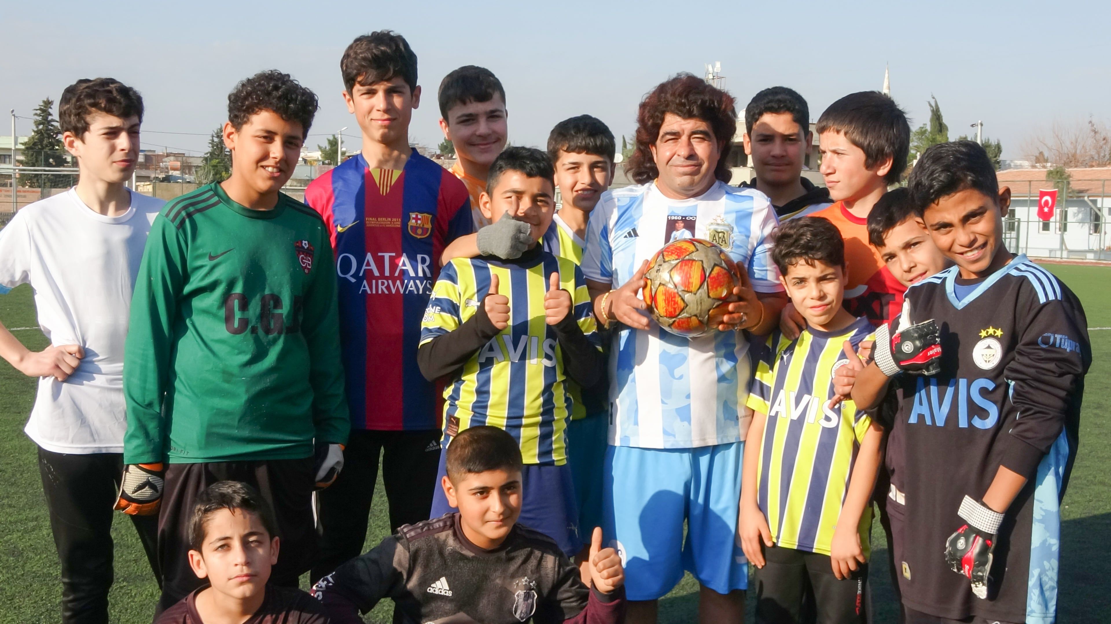 "Şanlıurfalı Maradona" Yeşil Sahalarda Boy Gösteriyor!