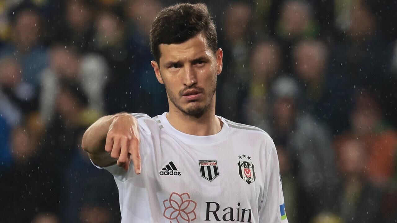 Sürpriz Gelişme: Beşiktaş'ın Yıldız İsmi Artık Fenerbahçe'de!