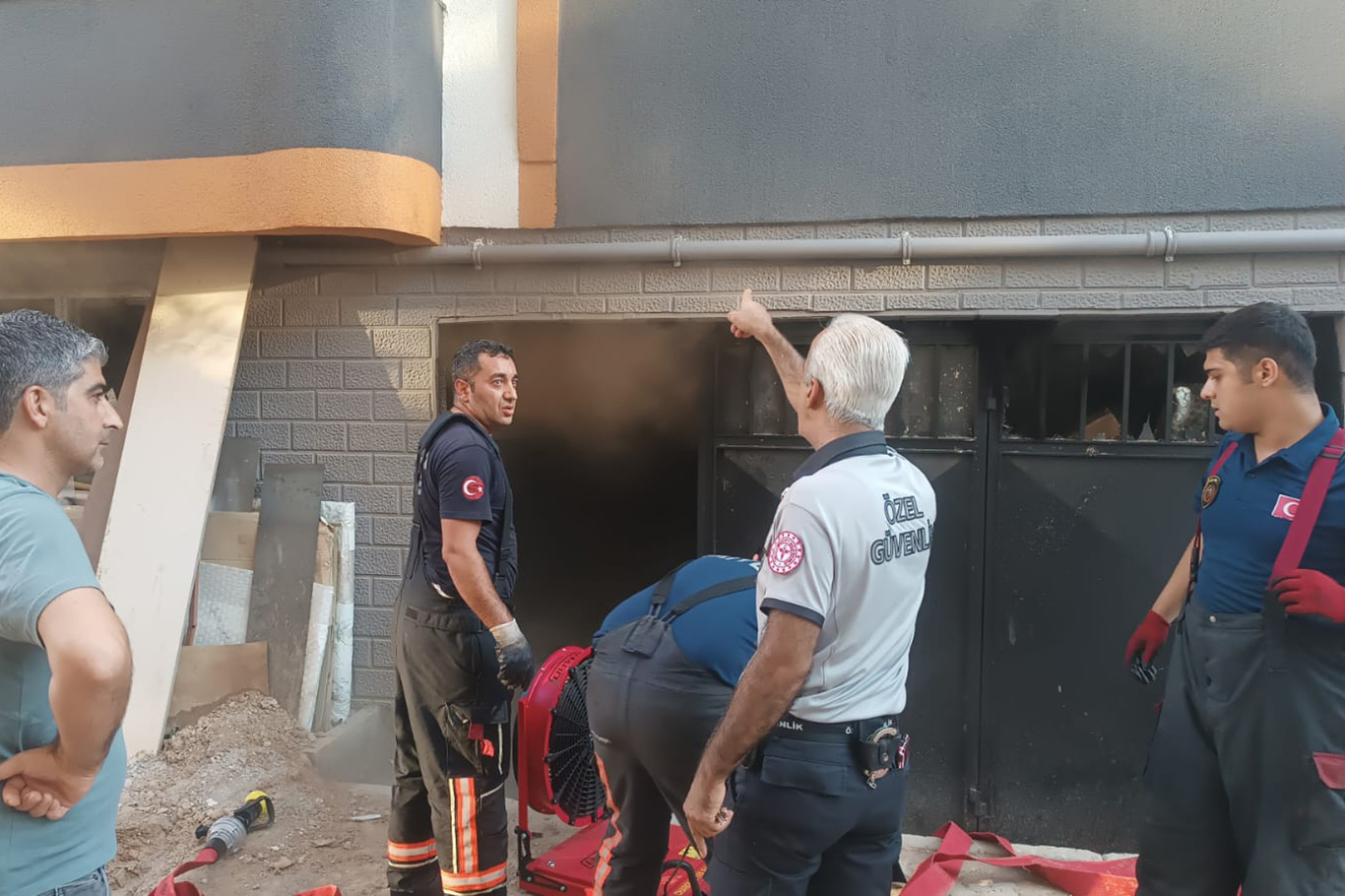 Malatya'da bir mobilya deposunda yangın 