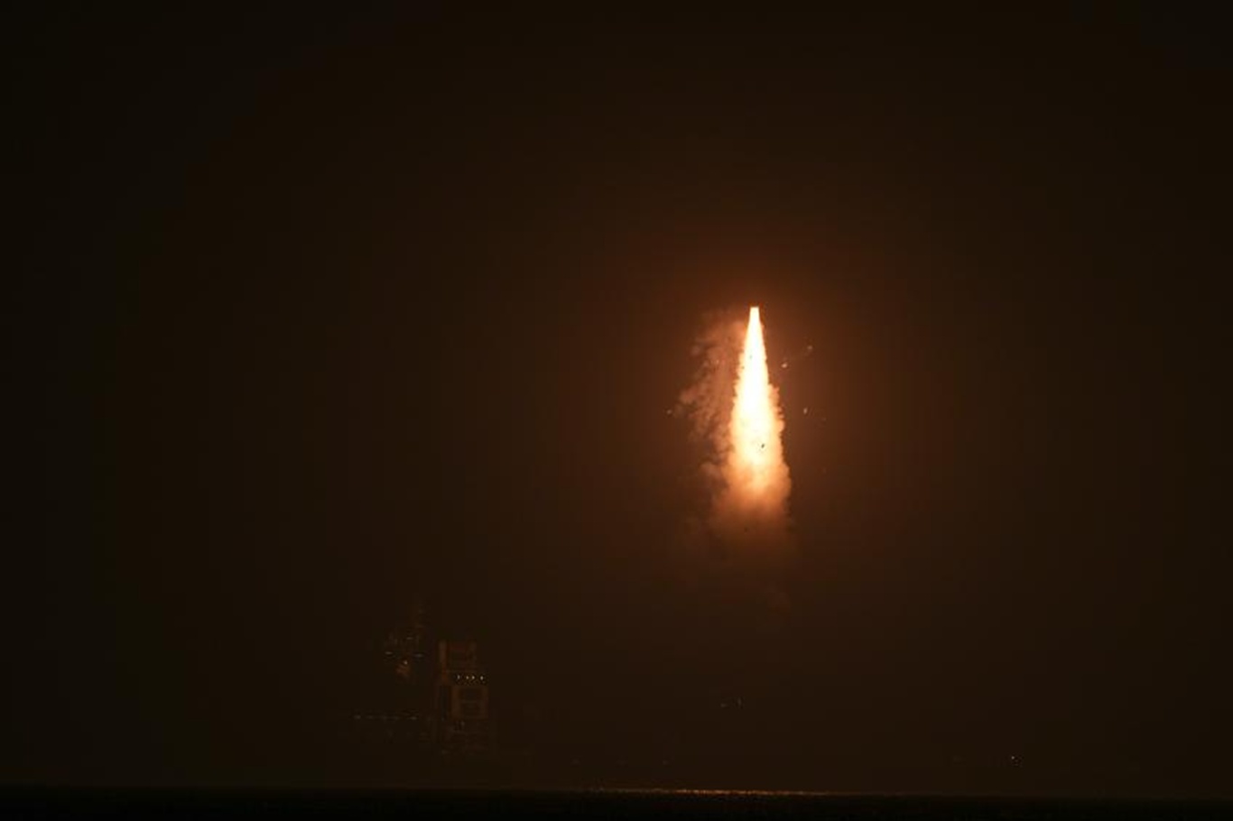 Çin yeni test uydularını fırlattı