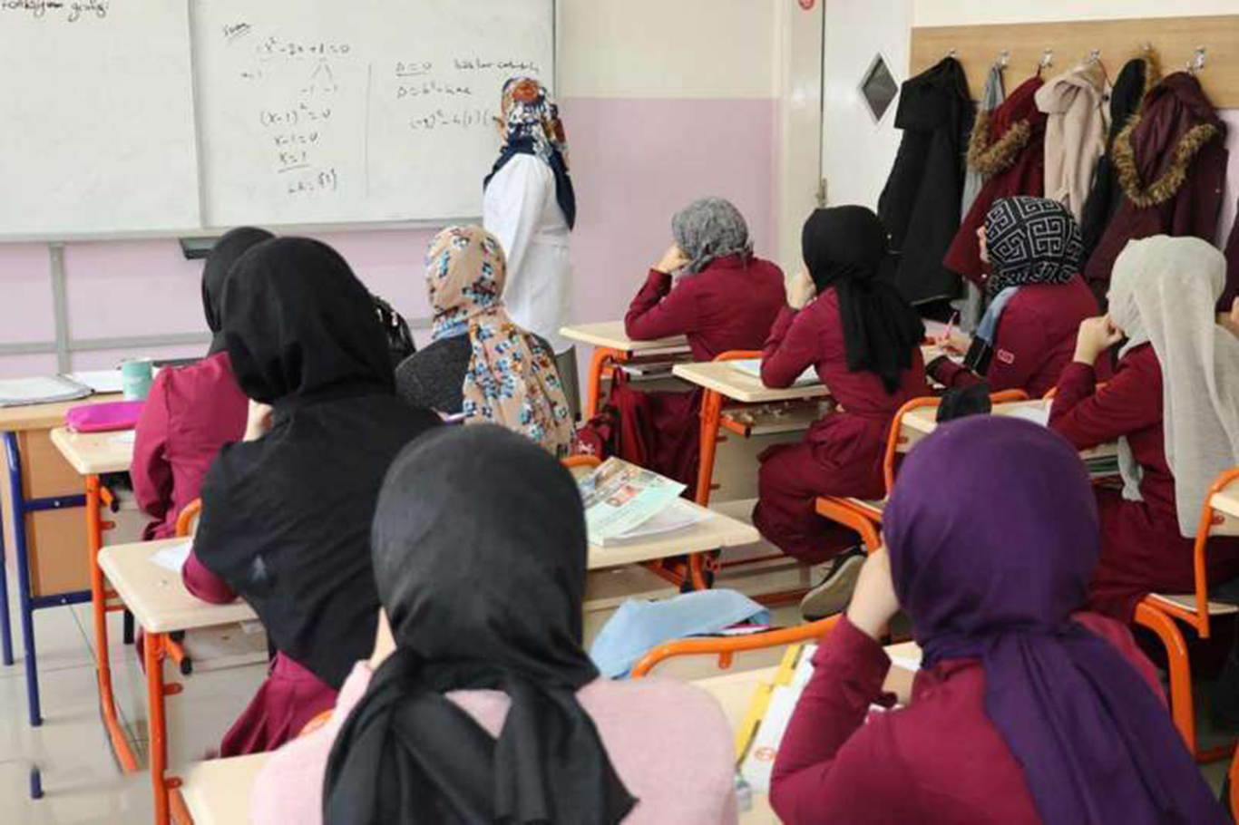 Sözleşmeli öğretmen atamaları için tercih başvuruları bugün başlıyor