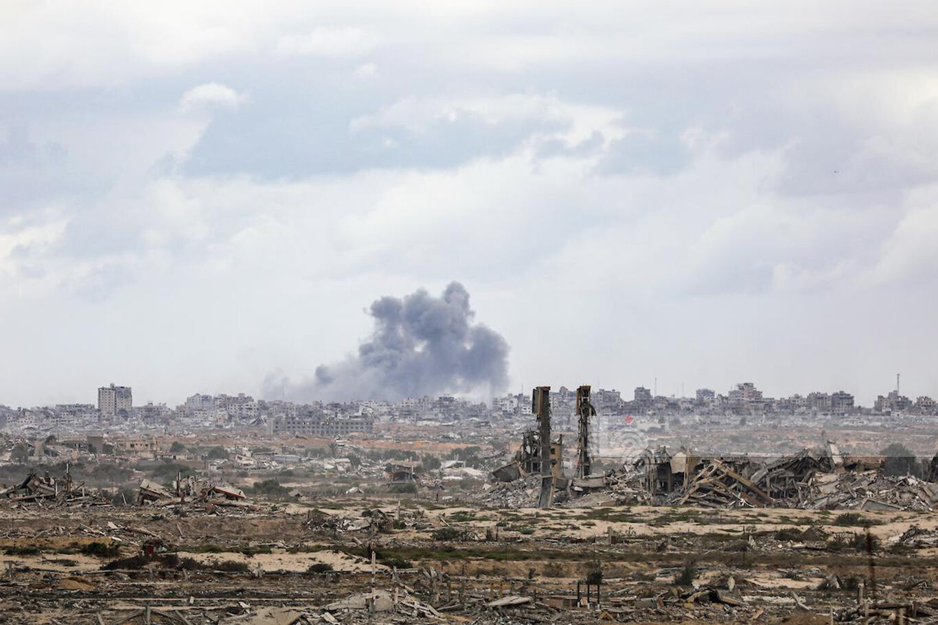 Siyonist rejim ateşkesi ihlal ediyor: Gazze'nin doğusuna yoğun saldırı