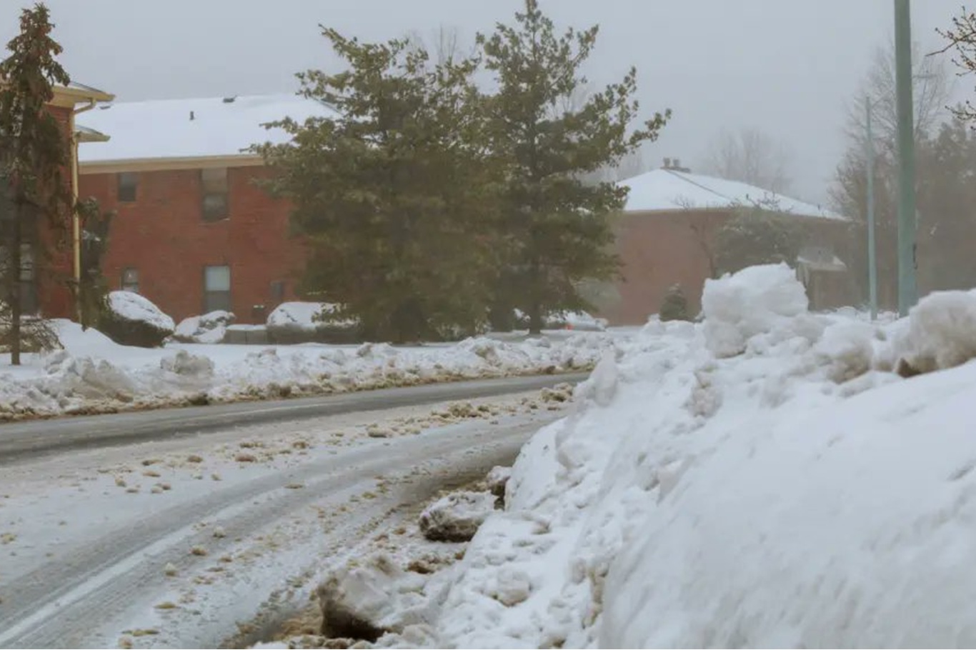 ABD'yi etkisi altına alan büyük kış fırtınasında onlarca kişi hayatını kaybetti