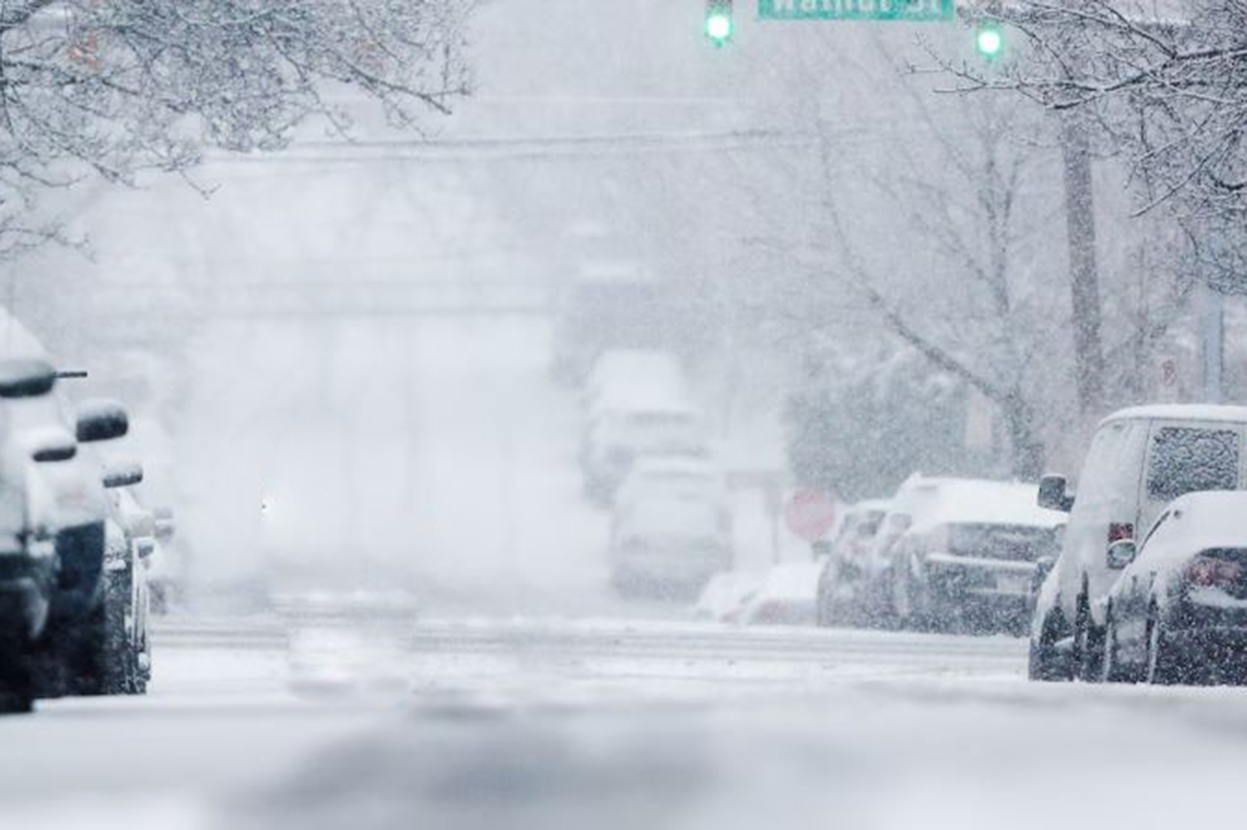 ABD'nin Kuzeydoğunu etkisi altına alan şiddetli kar fırtınası nedeniyle 7 eyalette olağanüstü hal ilan edildi