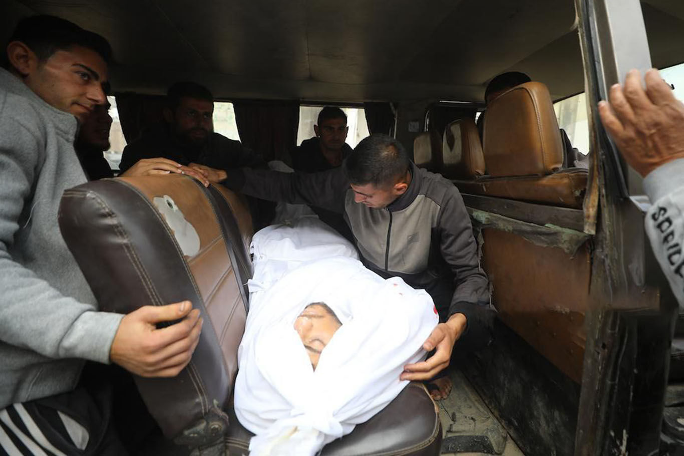 Gazze'de ateşkese rağmen siyonist saldırı: 2 şehit