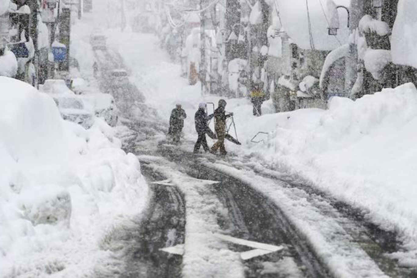 Japonya'da kar felaketi: 46 ölü, 558 yaralı