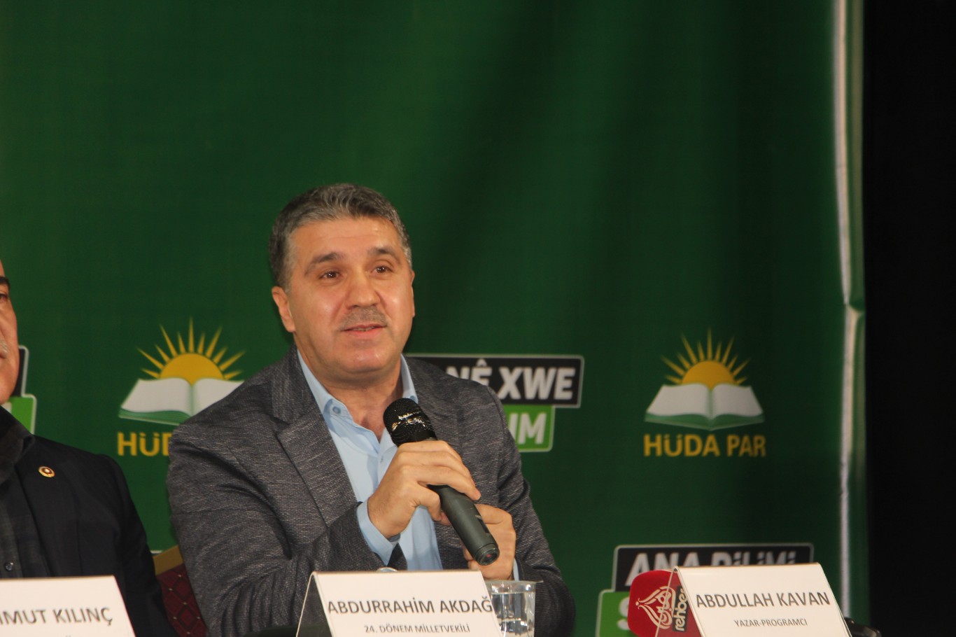 Kavan: Bir dil resmi ya da eğitim dili olmazsa kaybolmaya mahkumdur