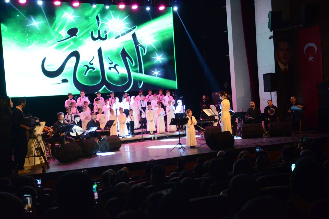 Malatya Büyükşehir Belediyesi Çocuk Korosunun "kutlu nağmeler" konseri