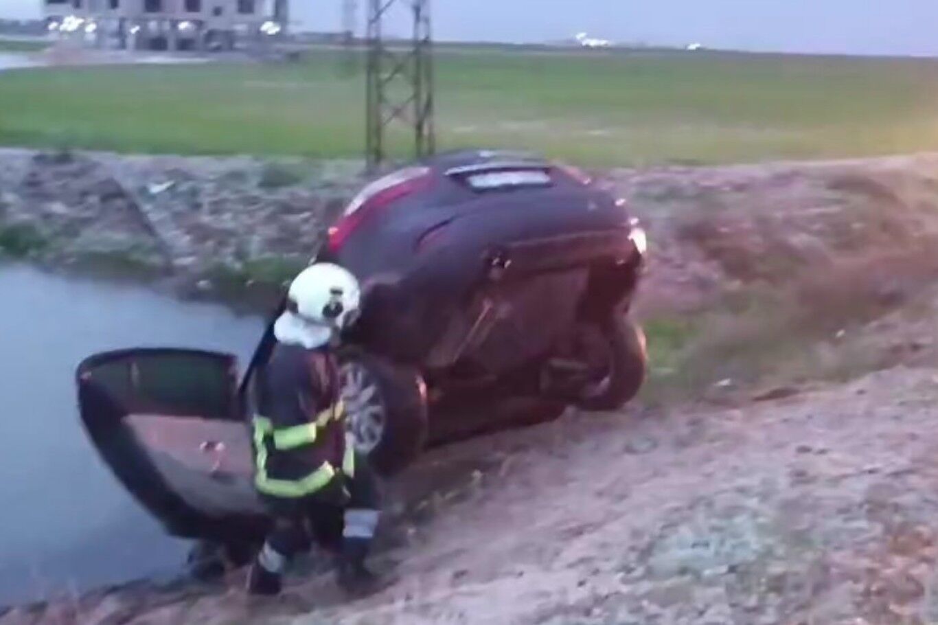 Mardin’de 3 araç şarampole yuvarlandı: 1’i ağır 9 yaralı 