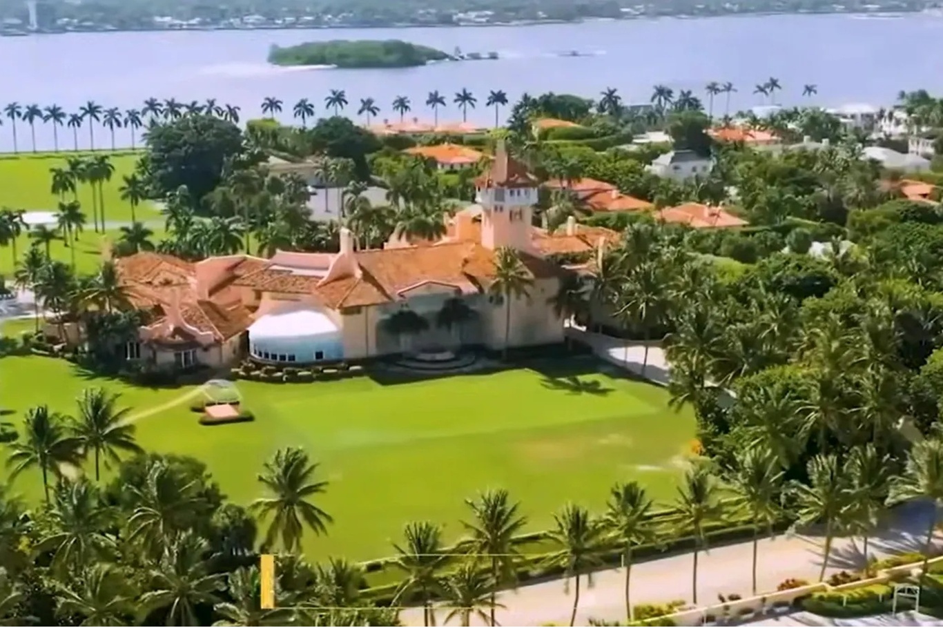 Trump'ın Florida'daki konutunda bir silahlı saldırgan vuruldu