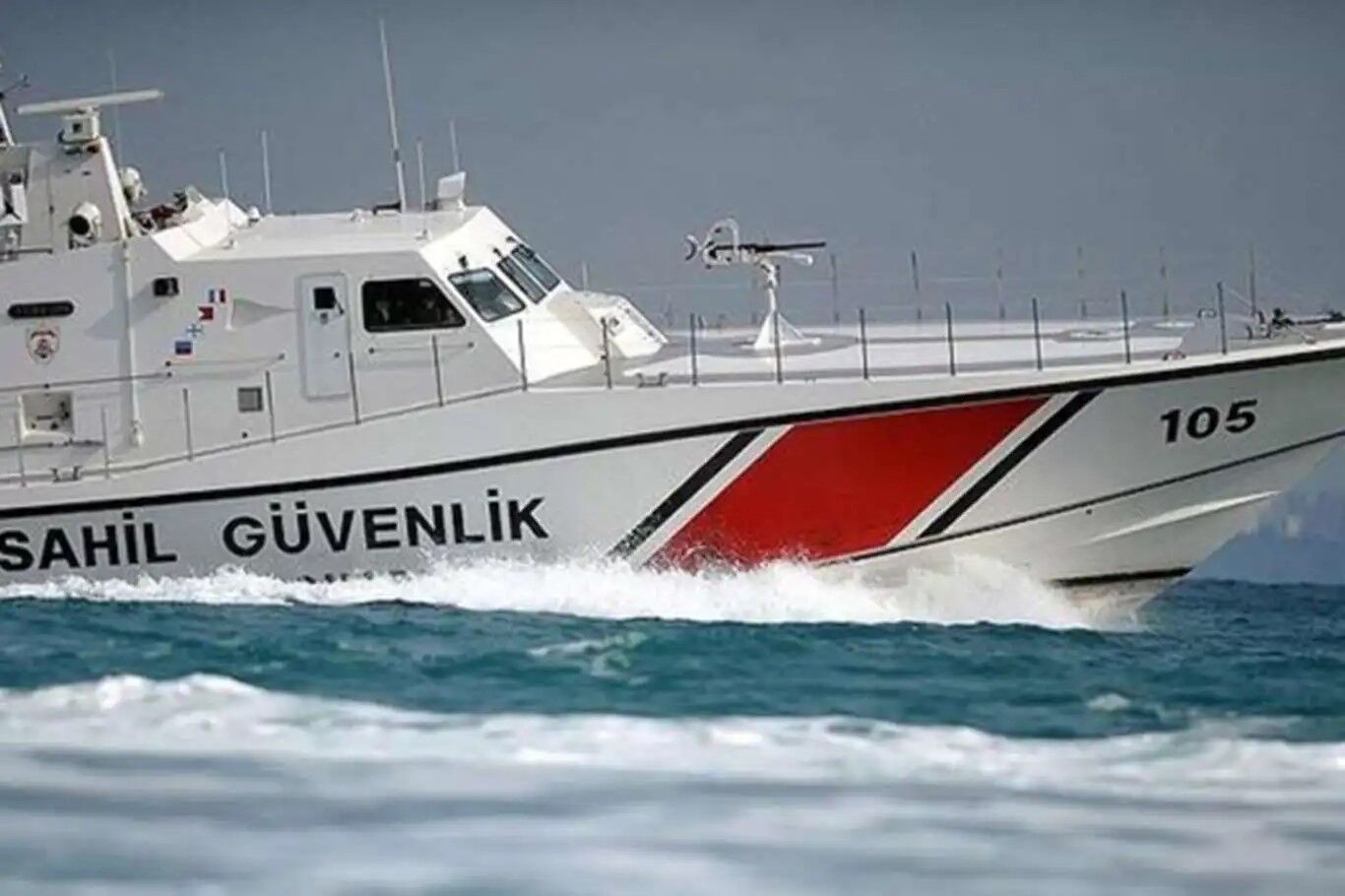 Antalya açıklarında düzensiz göçmenleri taşıyan bot battı: Ölü ve yaralılar var