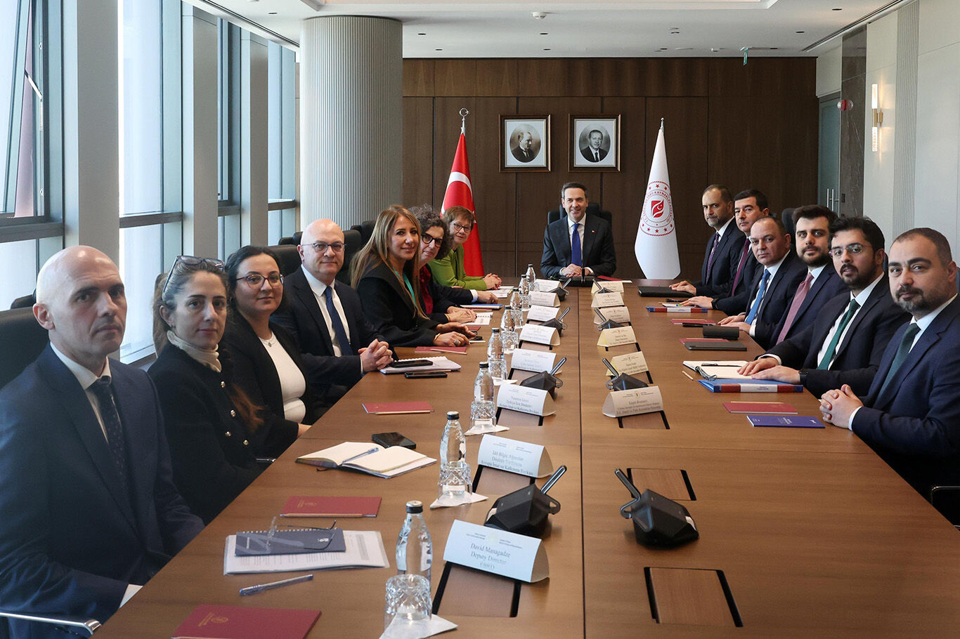 Bakan Bayraktar, EBRD Başkanı Renaud-Basso ile enerji ve madencilik yatırımlarını görüştü