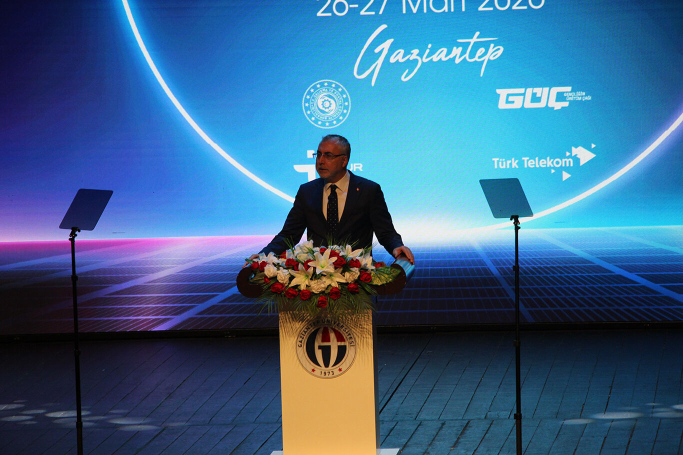 Bakan Işıkhan: Gençliğe yapılan yatırım, geleceğe yapılan en değerli yatırımdır