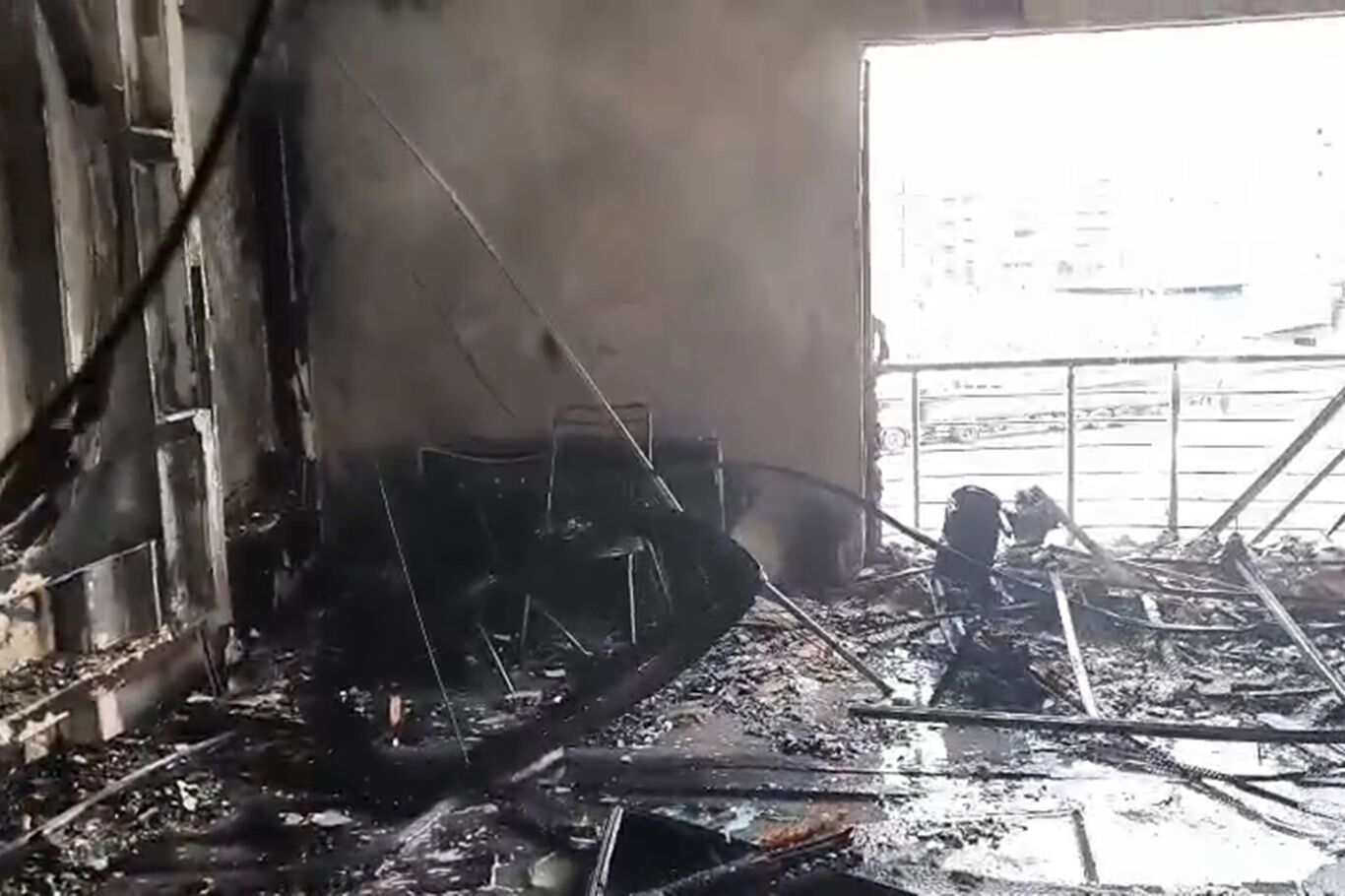 Batman'da bir evde çıkan yangında ev eşyaları kullanılamaz hale geldi