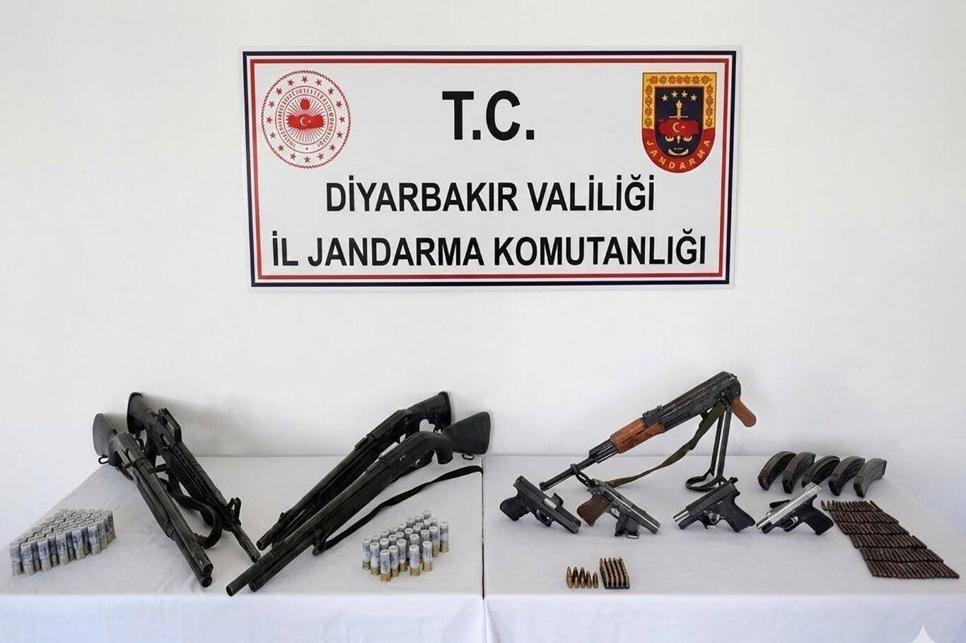 Diyarbakır’da silah kaçakçılarına operasyon