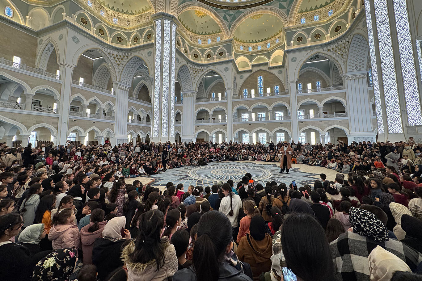 Gaziantep’te çocuklar camide buluştu
