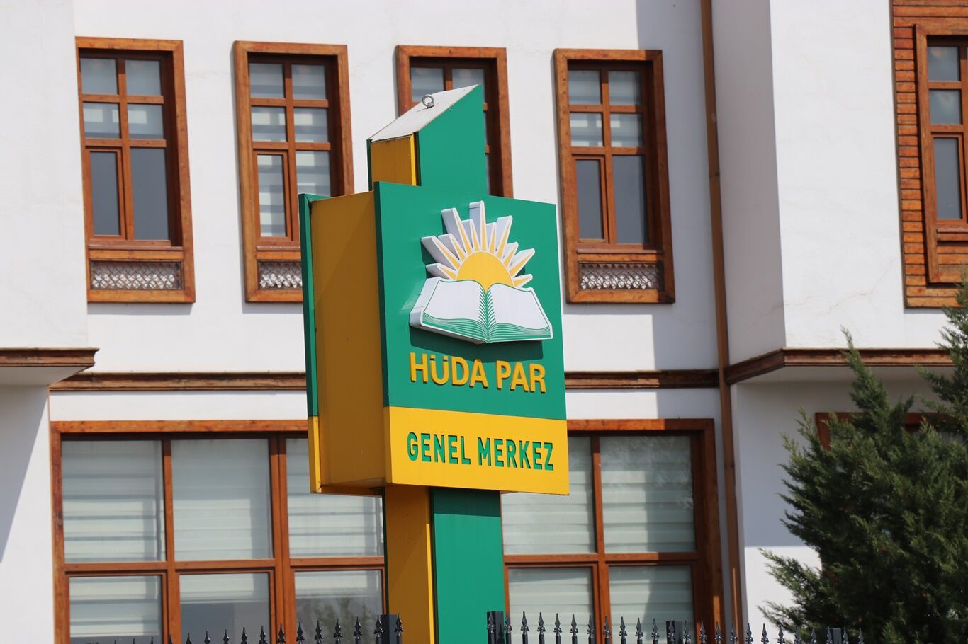 HÜDA PAR: Bölge devletleri ABD askeri üslerini kapatmalıdır