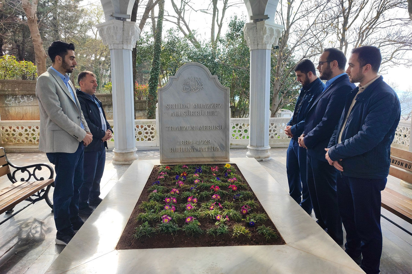 HÜDA PAR'dan Şehid Ali Şükrü Bey'in kabrine ziyaret