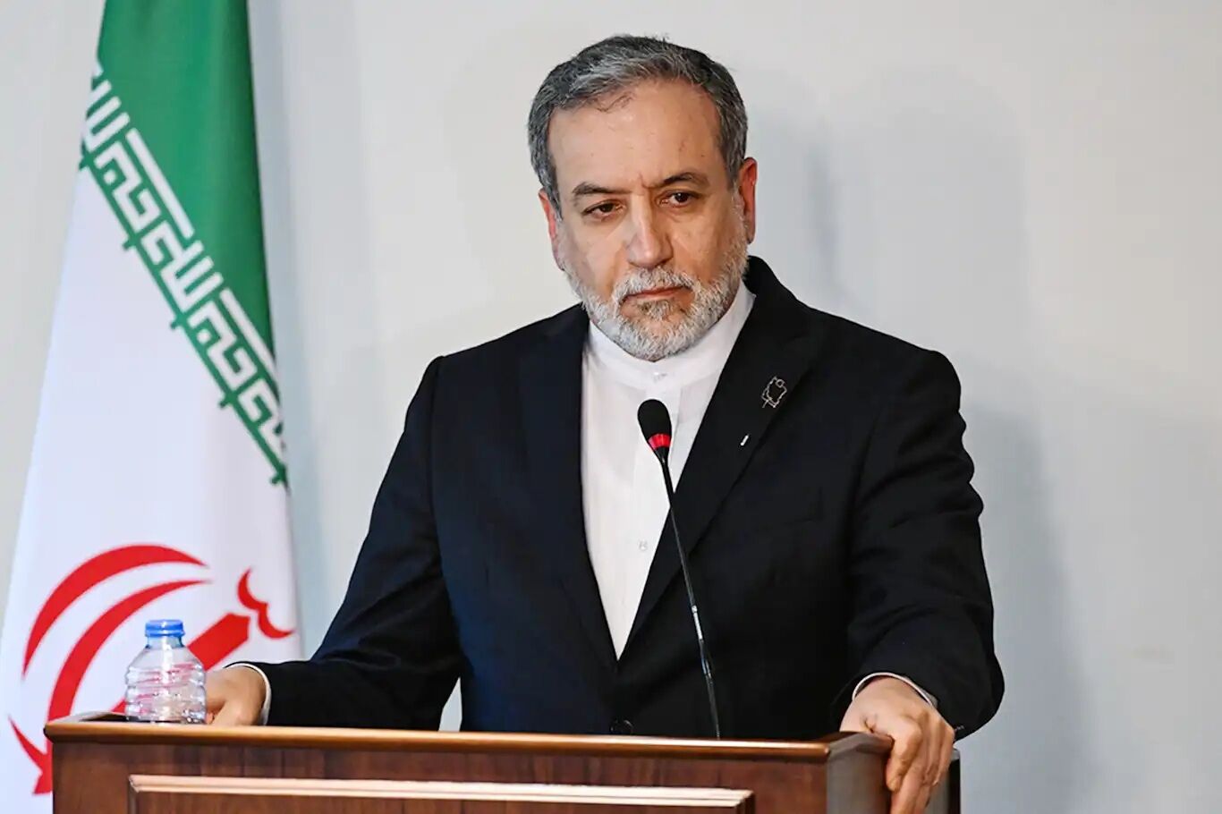 İran Dışişleri Bakanı Arakçi: ABD, sivillerin su kaynağını vurdu