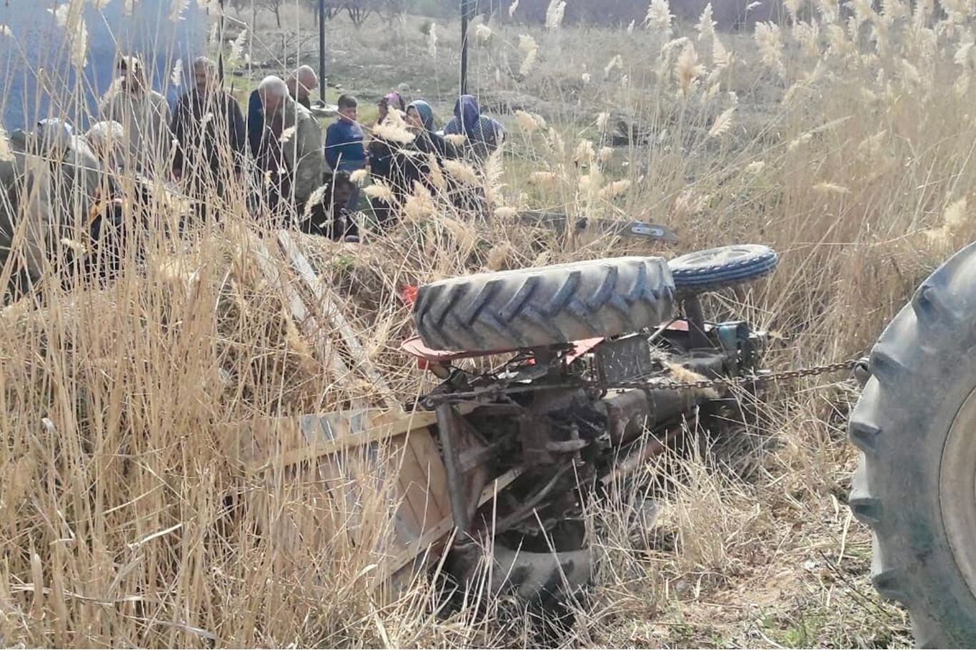 Malatya'da traktör devrildi: 2 yaralı