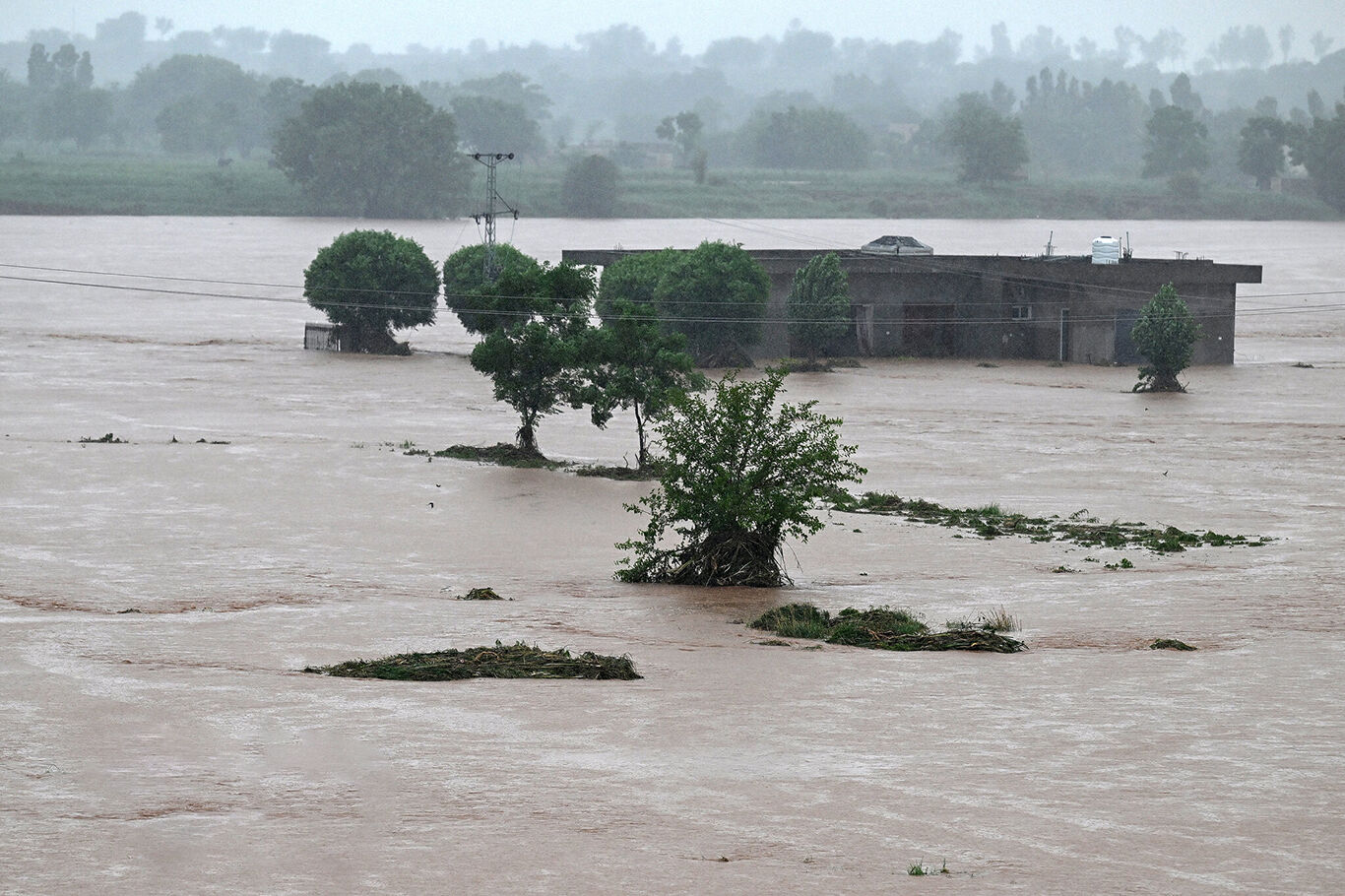 Pakistan'da şiddetli yağışlar sele yol açtı: 11 ölü, 18 yaralı