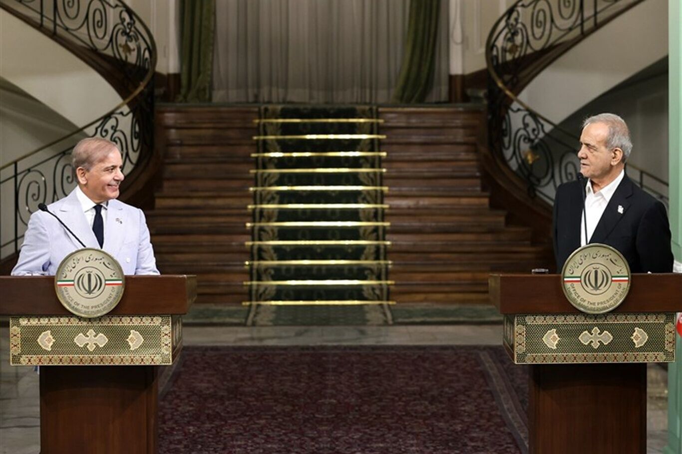 Pezeşkiyan: İran'ın savunma tepkisinin saldırıların kaynağına yönelik olması doğaldır