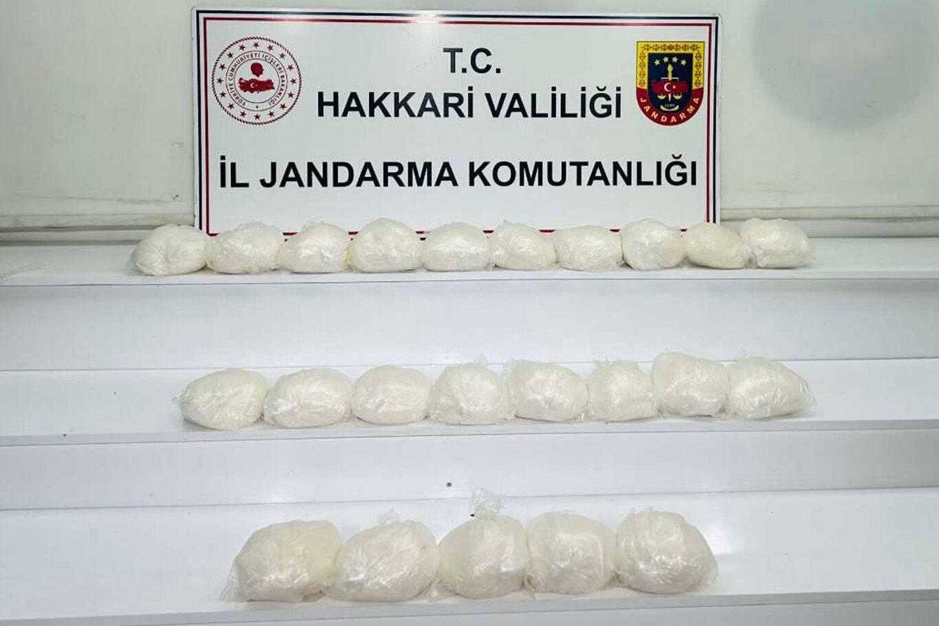 Hakkari’de 22 kilogram metamfetamin ele geçirildi