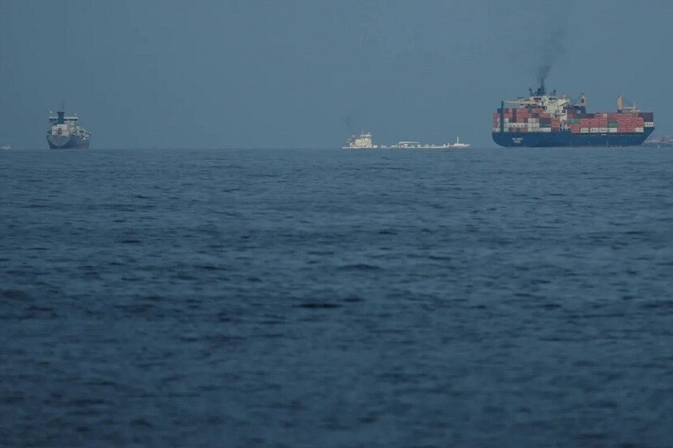 İran insani yardım gemilerinin Hürmüz Boğazı'ndan geçişine izin verdi