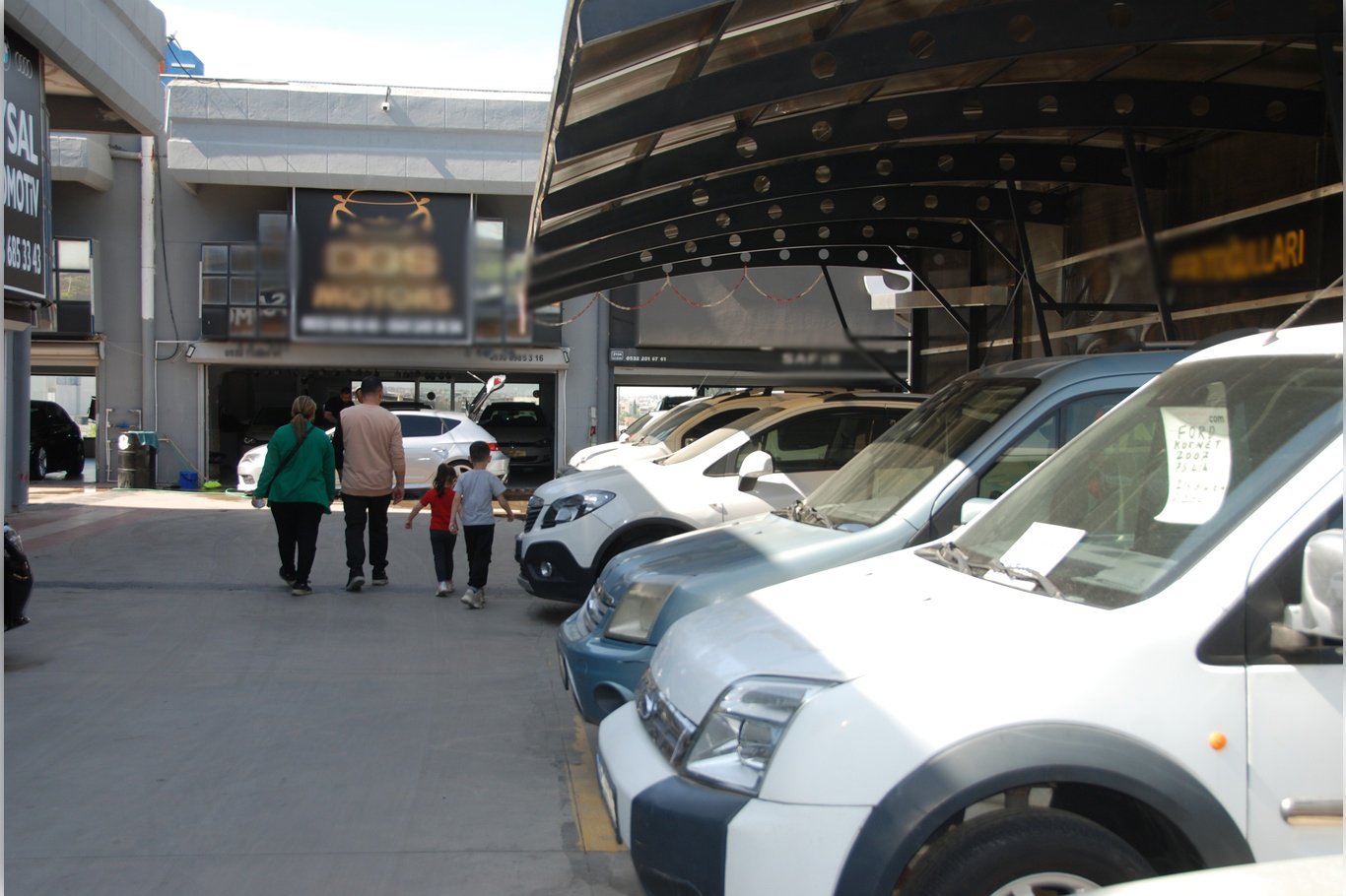 İzmir'de otomobil piyasası durgun: 'Talep ekonomik araçlara kaydı'