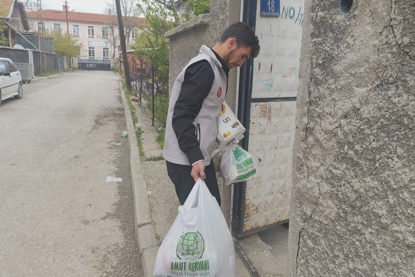 Konya Umut Kervanı'ndan ihtiyaç sahiplerine aylık yardım