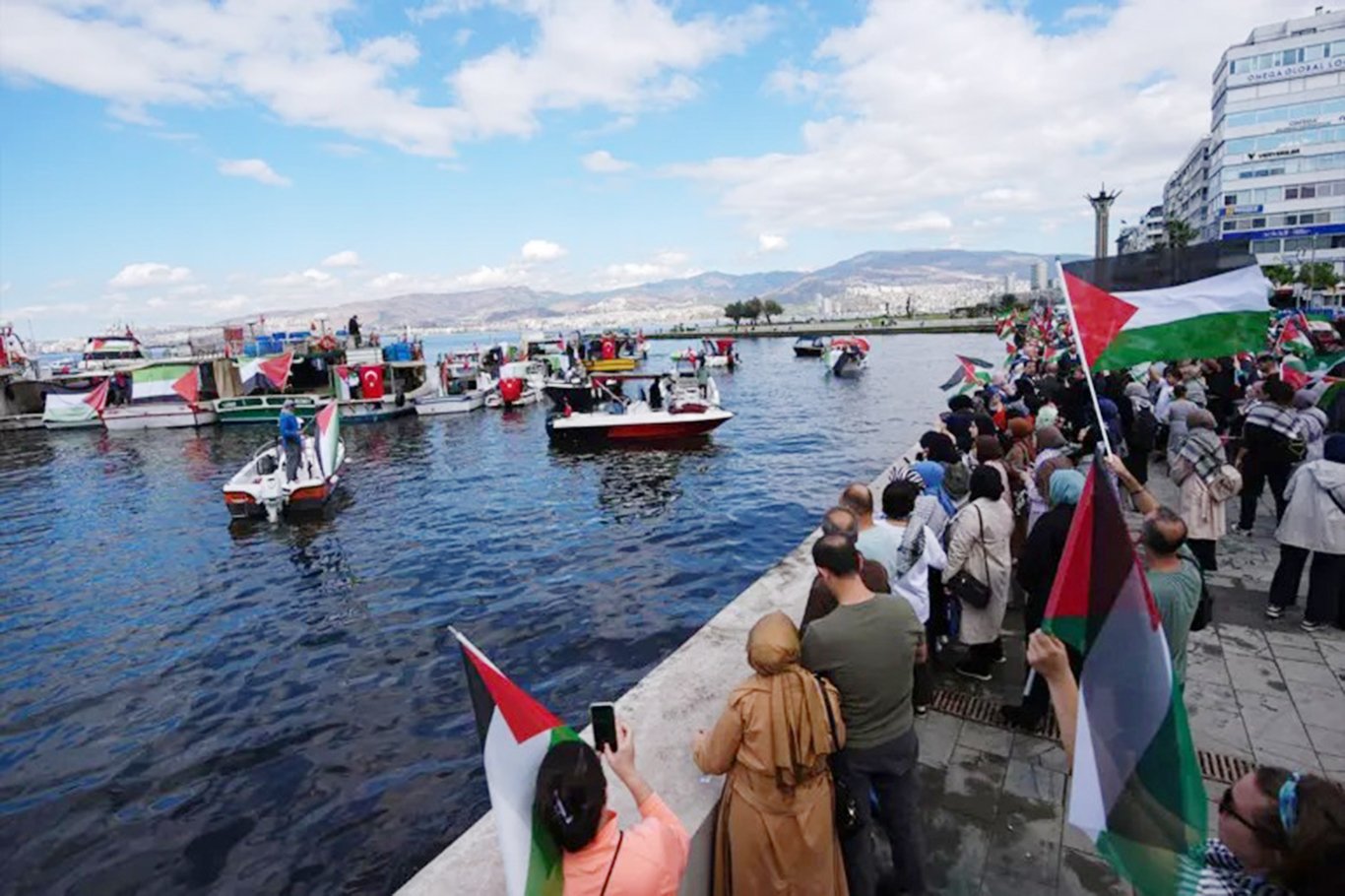 'Küresel Direniş Filosu' Sicilya'ya ulaştı