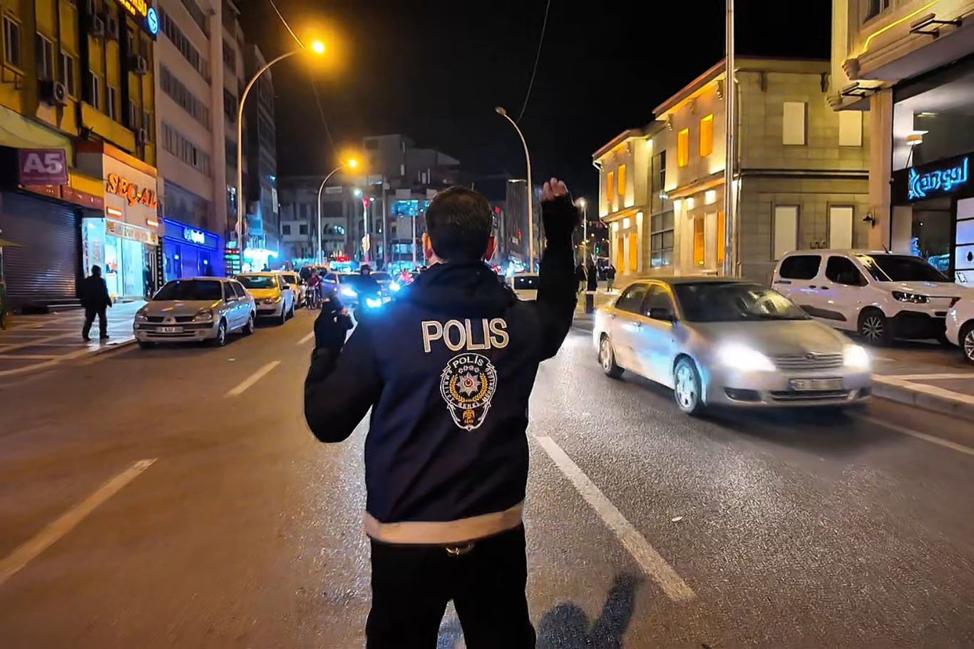 Şanlıurfa'da 'Huzur-63' uygulamasında aranan şahıslar yakalandı