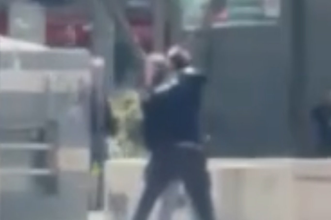 'Sur'da silahlı saldırı paniği'