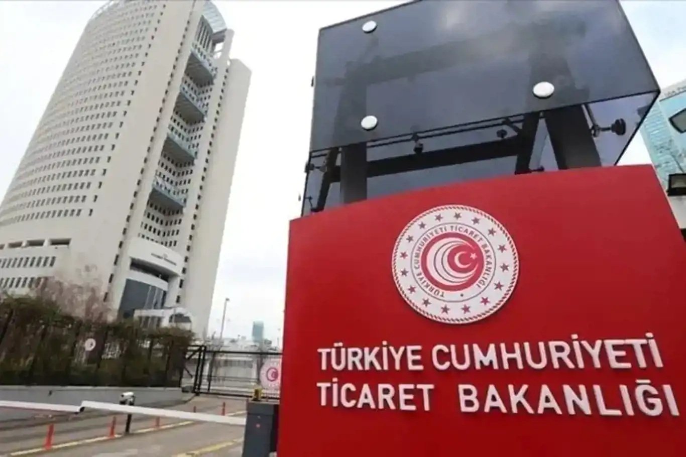 Ticaret Bakanlığından 'domuz derisi' iddialarına açıklama