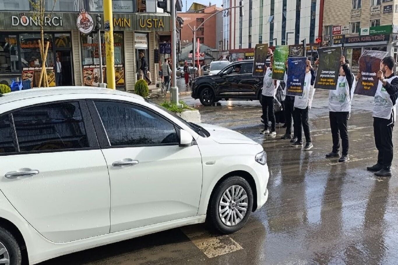 HÜDA PAR Ağrı Gençlik Kollarından 'Madde Bağımlılığına Hayır' eylemi