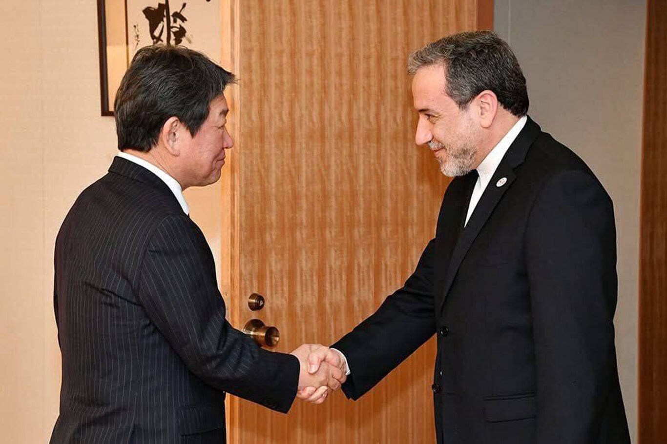 İran Dışişleri Bakanı Arakçi Japon mevkidaşı Motegi ile görüştü