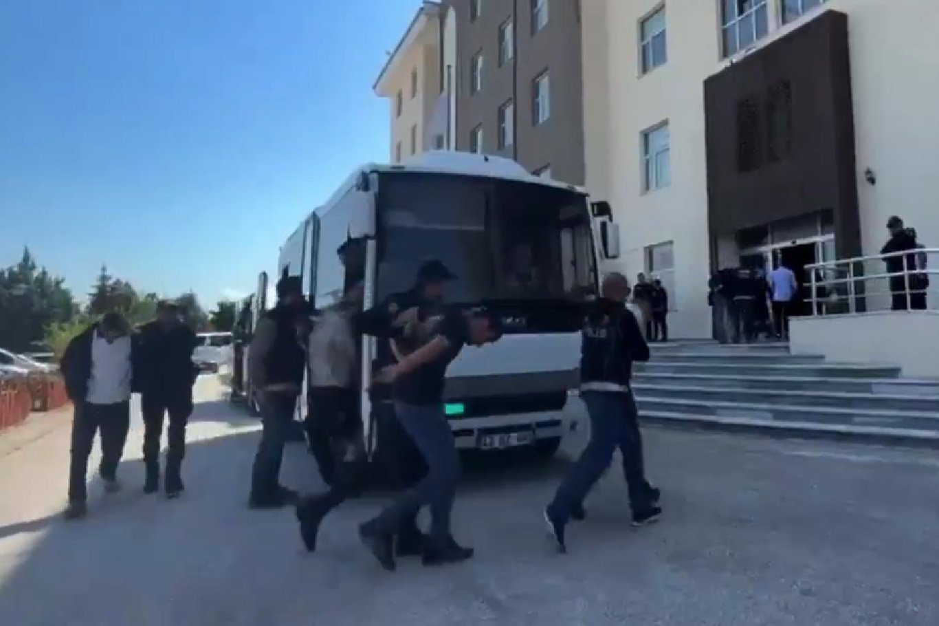 Konya'da uyuşturucu operasyonu: 55 gözaltı, 32 tutuklama