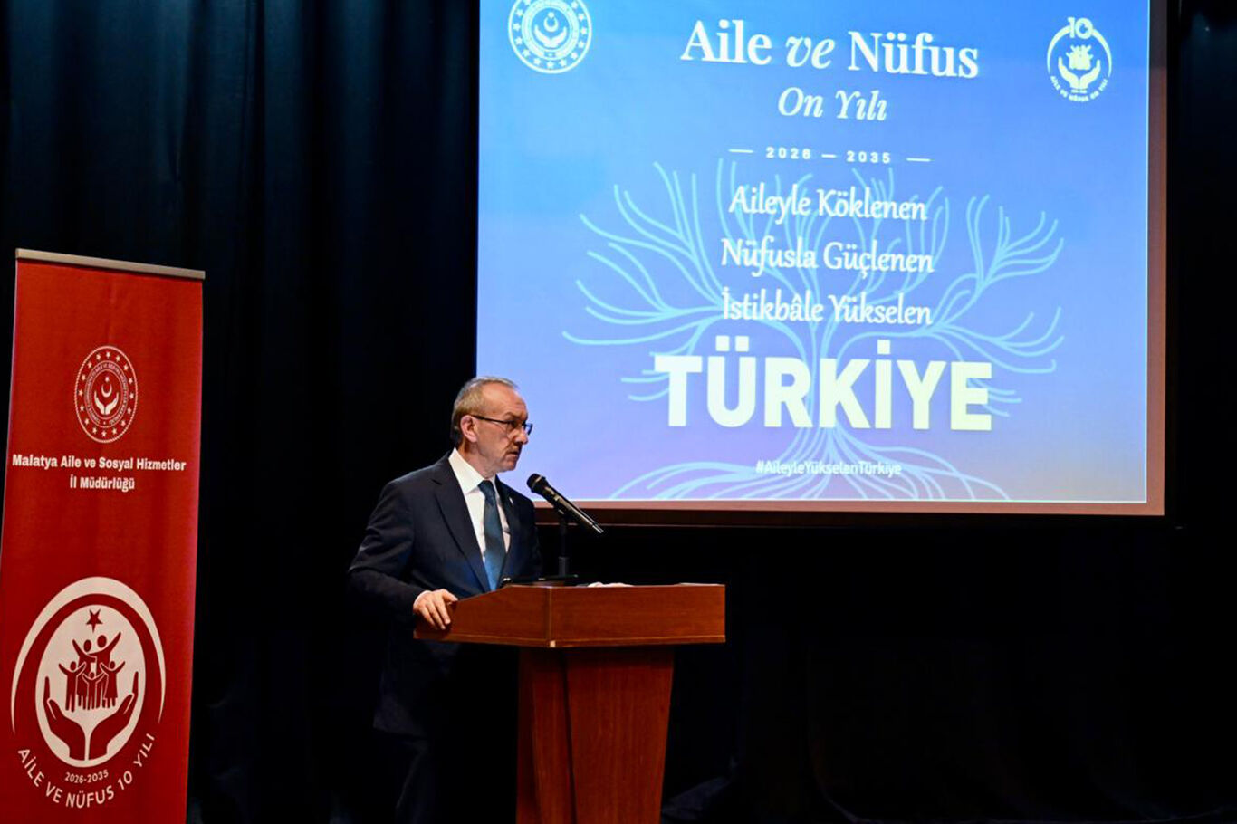 Malatya Valisi Yavuz: Ekonomik sebeplerle evlenemeyen gençlerimize destek olmalıyız