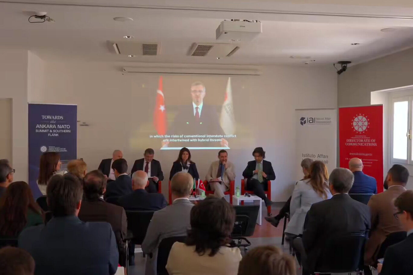 Roma'da 'Ankara NATO Zirvesi Ekseninde İttifakın Güney Kanadı' paneli düzenlendi