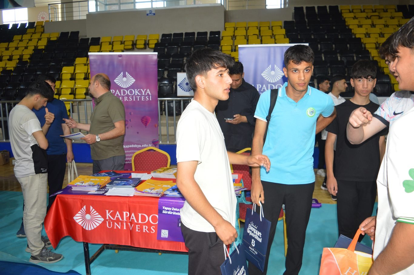 Siirt'te kariyer heyecanı: Öğrenciler hedeflerini anlattı