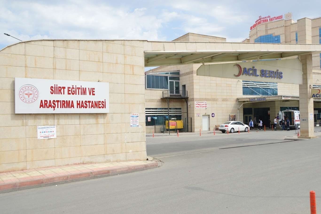 Siirt'te zehirlenme şüphesiyle 10 öğrenci hastaneye kaldırıldı