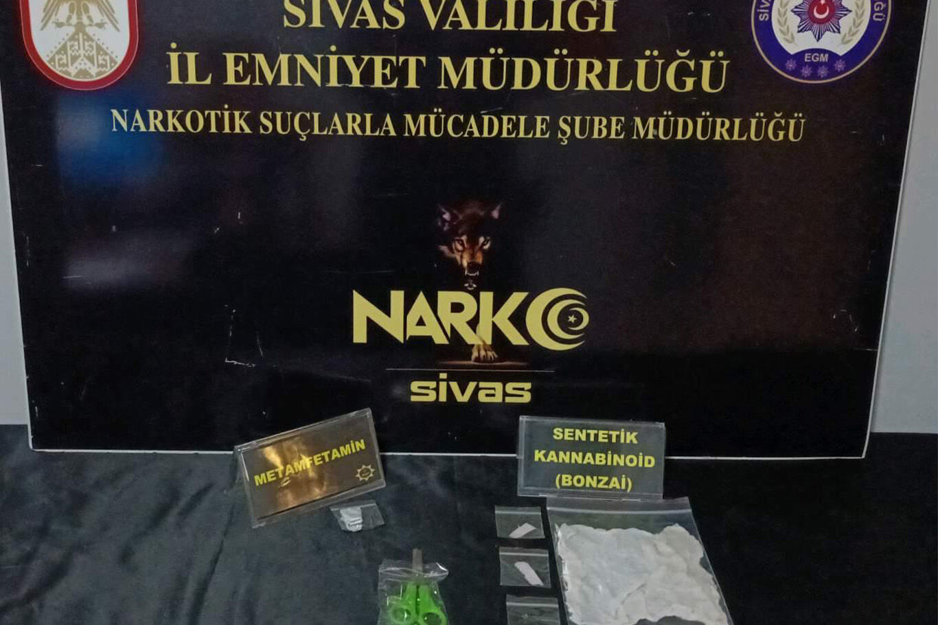 Sivas'ta uyuşturucu operasyonu: 3 kişi tutuklandı