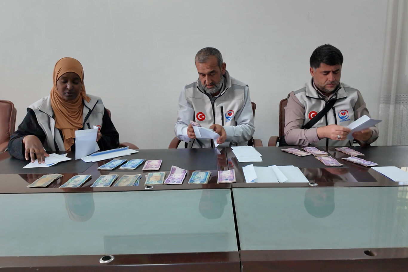 Yetimler Vakfı Etiyopya'da yetim aylığı dağıttı