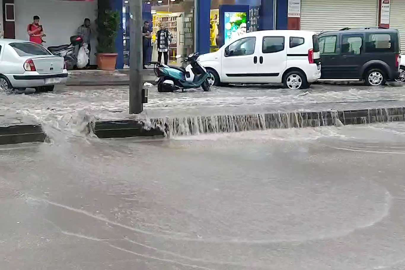 30 il için 'sarı' uyarı: Kuvvetli yağışa dikkat