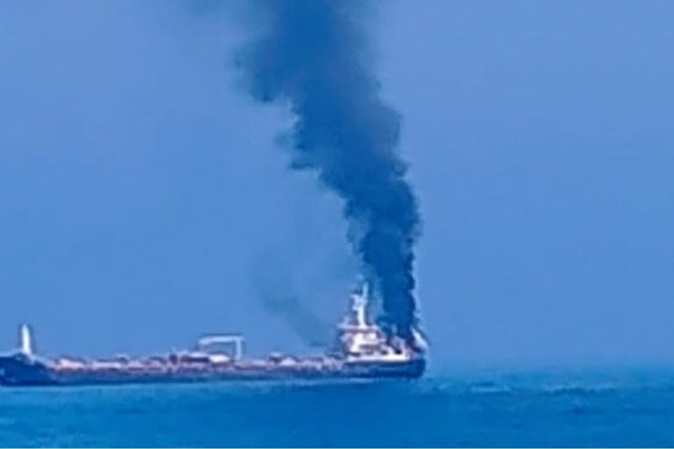 ABD güçleri bu hafta Umman Körfezi'nde 3. petrol tankerini vurdu